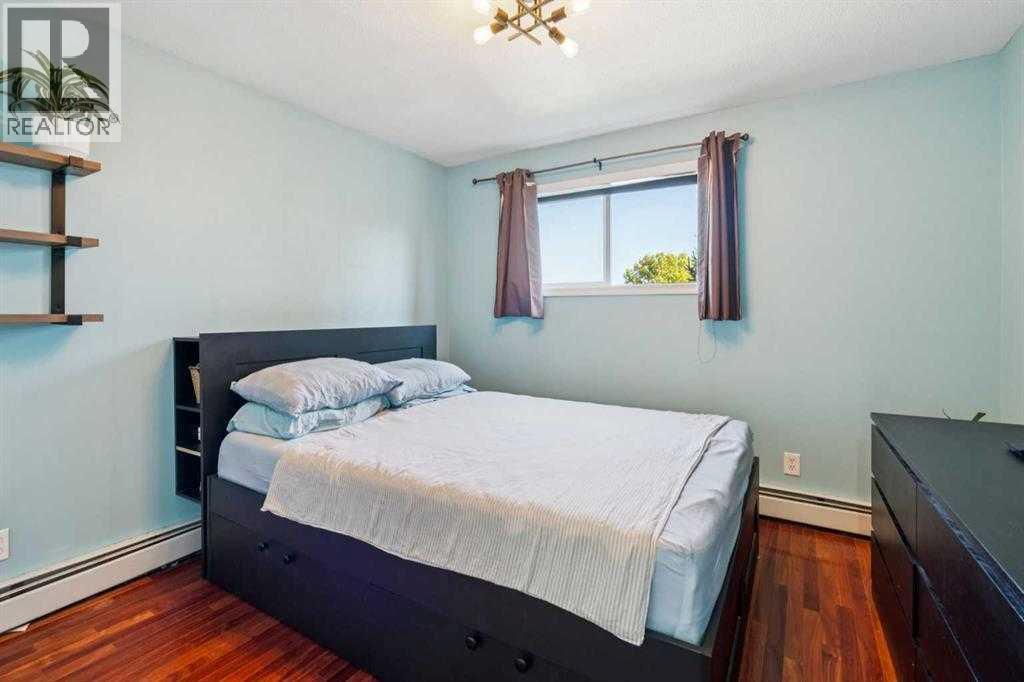 Single Family House for Sale in    Street NW Bowness Calgary 