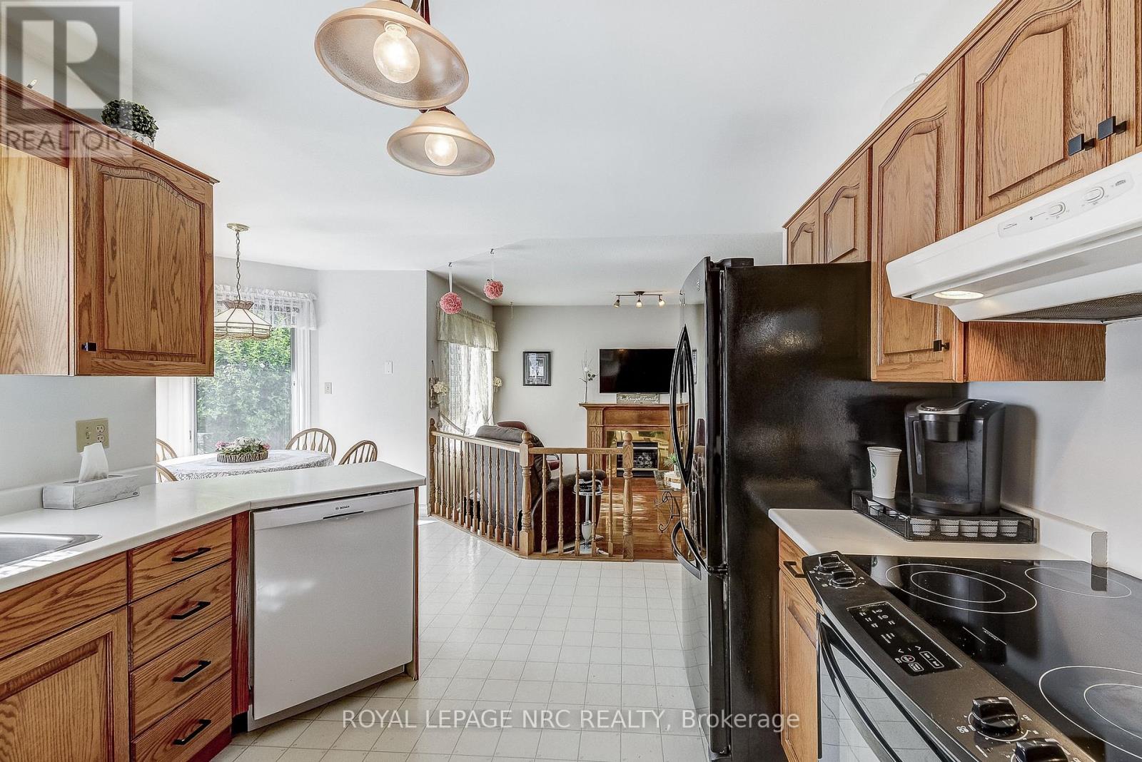 8 HEARTH COURT - 11