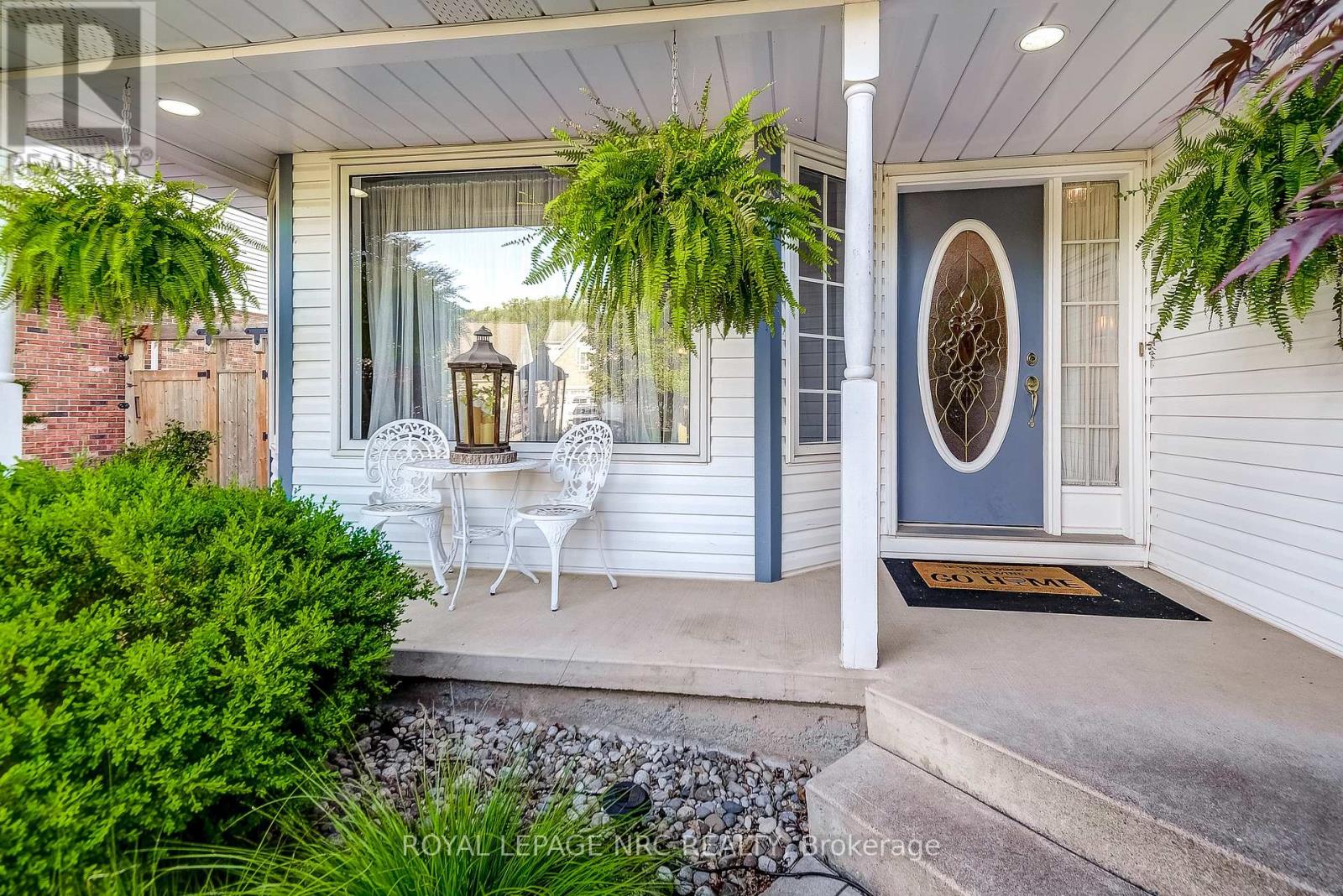 8 HEARTH COURT - 2