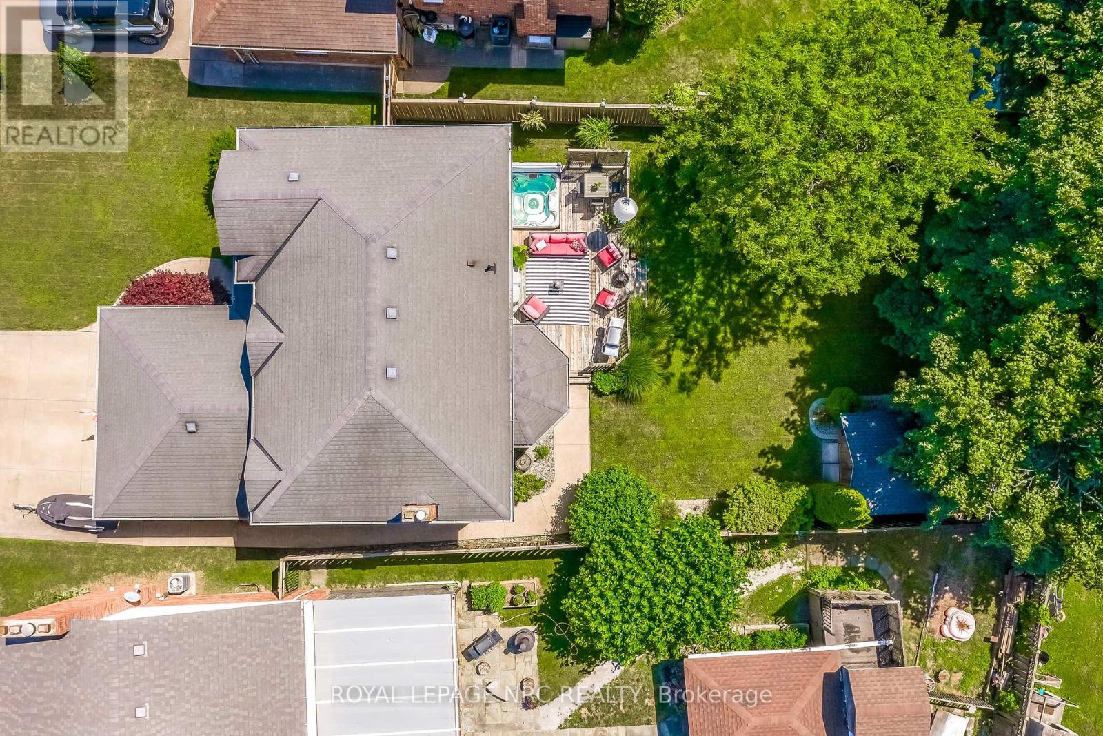 8 HEARTH COURT - 43