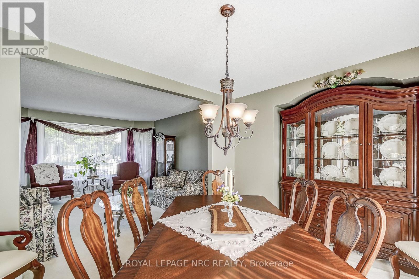 8 HEARTH COURT - 7