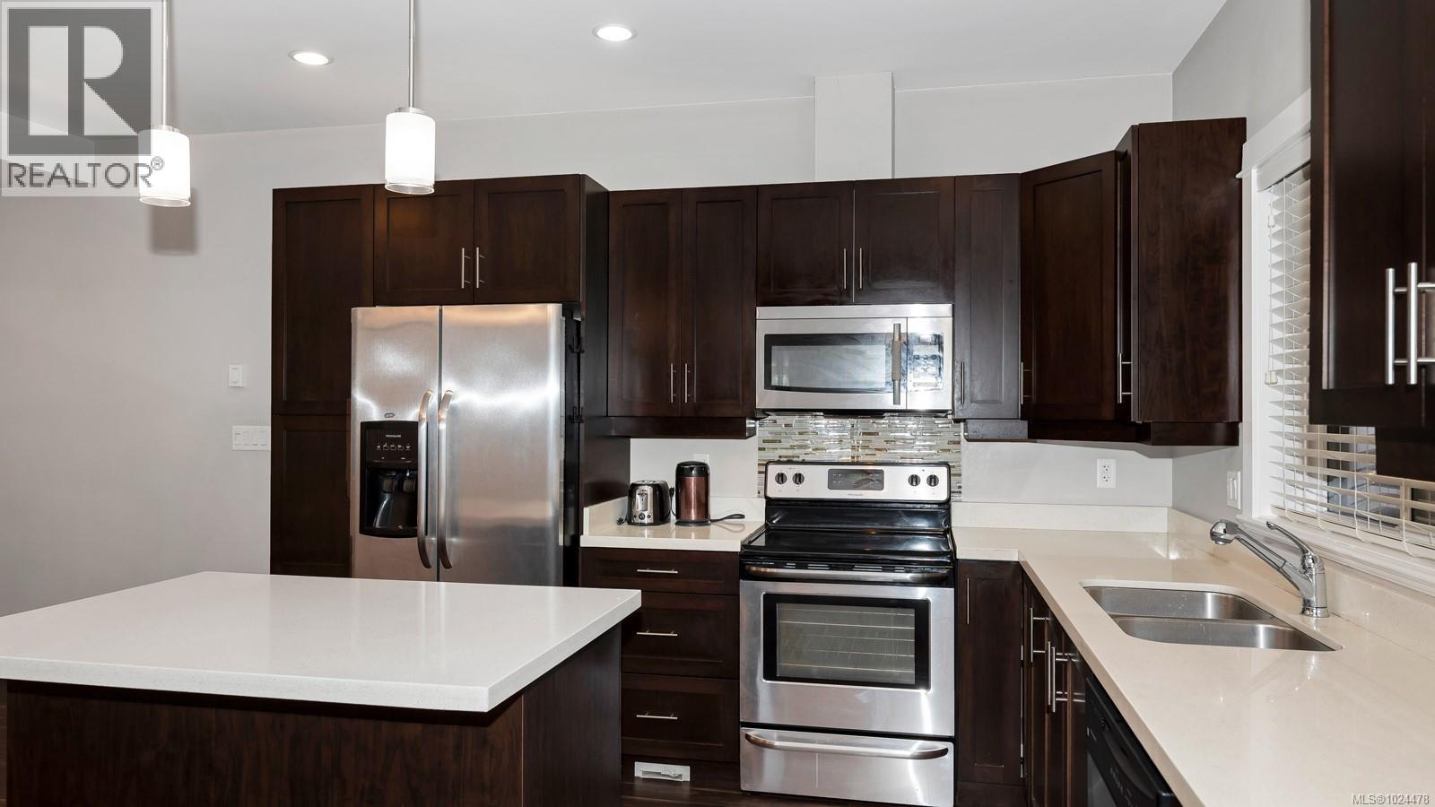 101 2889 Carlow Road, Langford