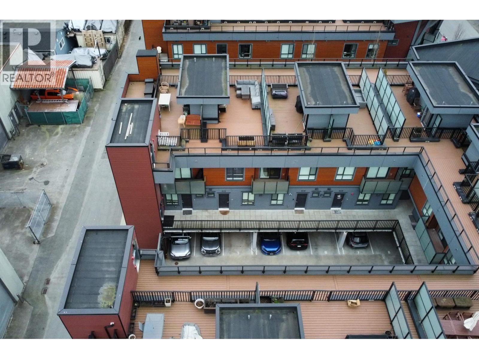 202 37842 THIRD AVENUE, Squamish