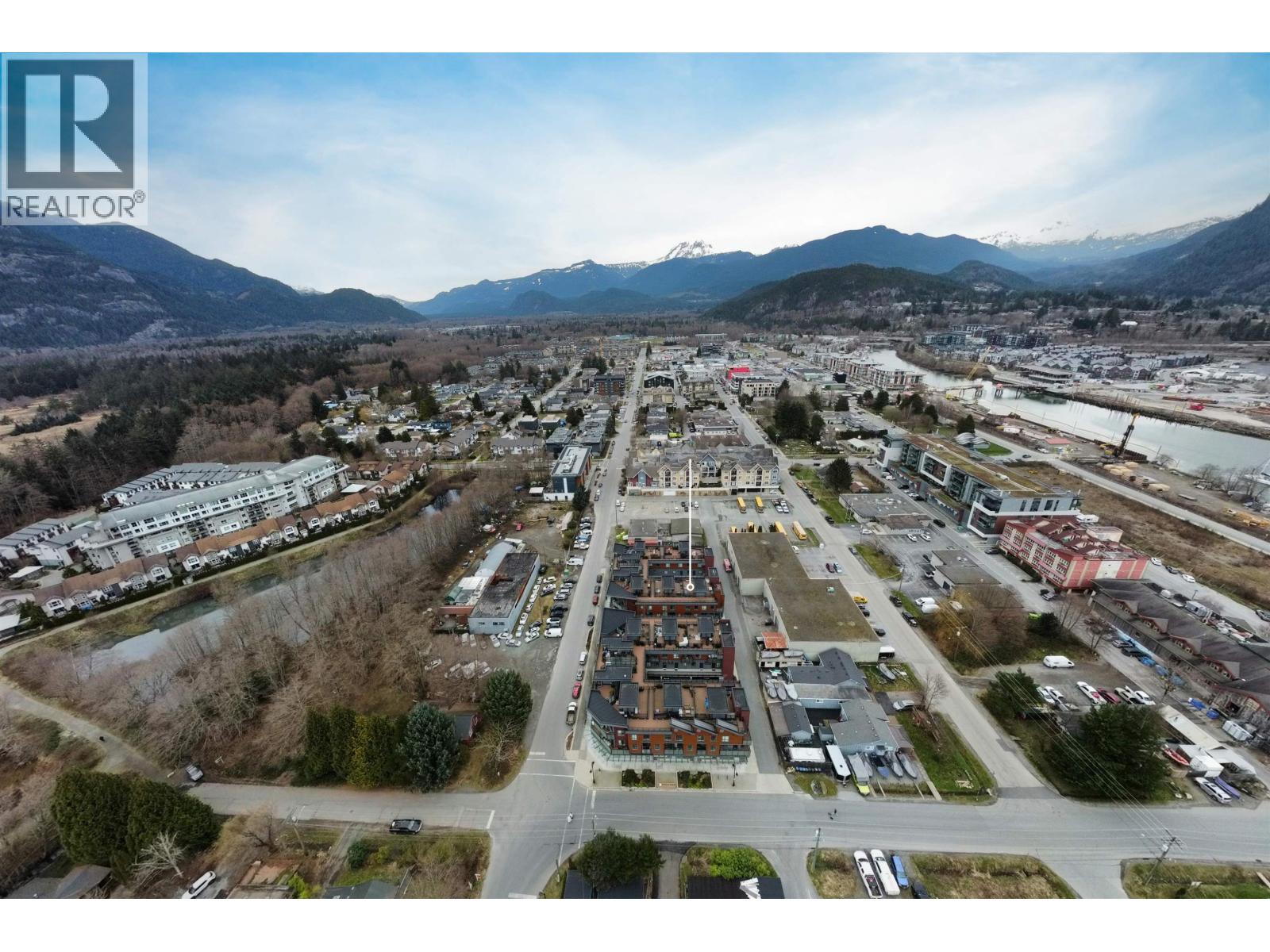 202 37842 THIRD AVENUE, Squamish