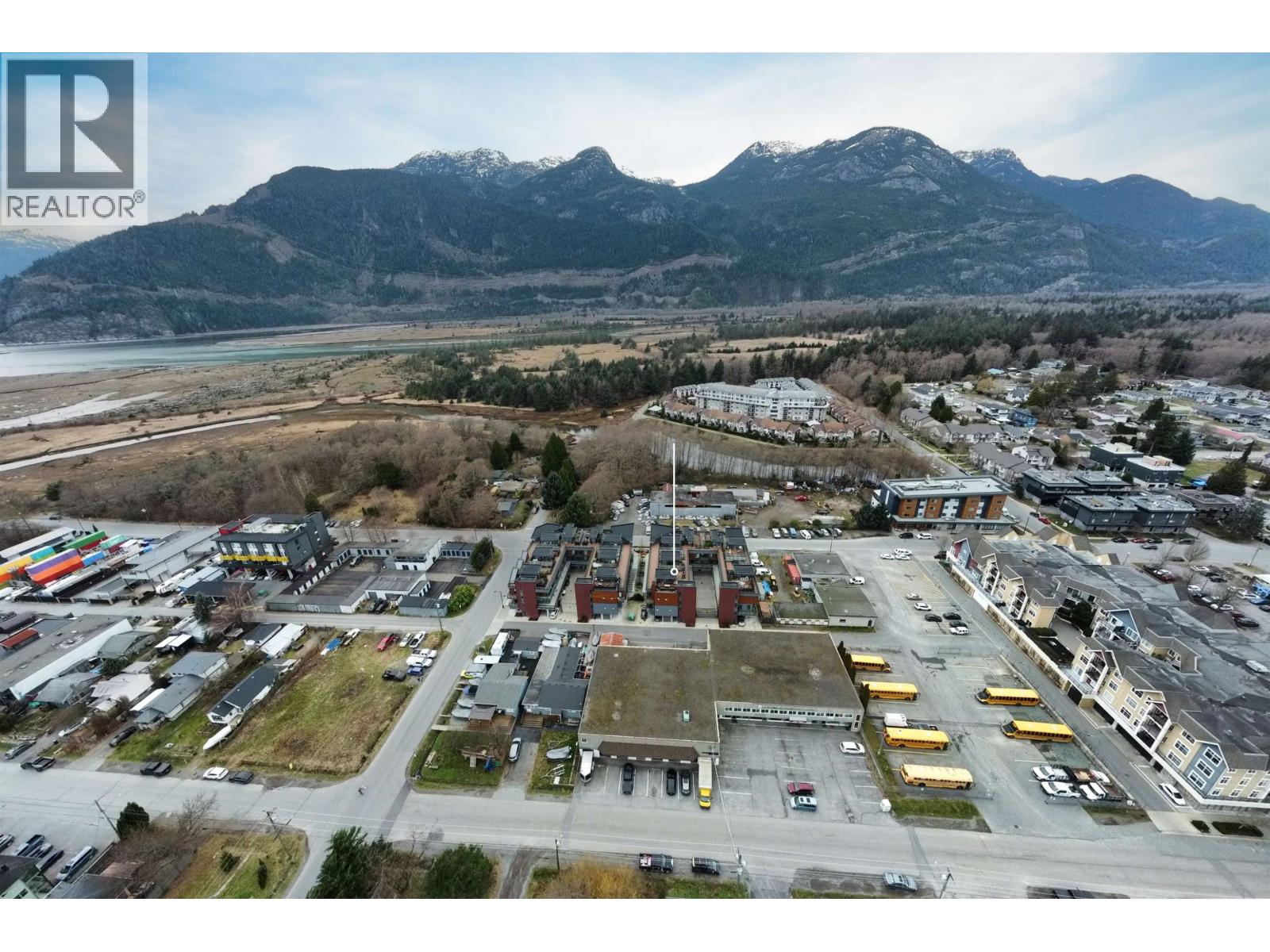 202 37842 THIRD AVENUE, Squamish