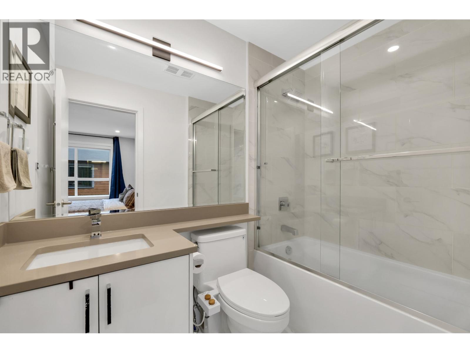 202 37842 THIRD AVENUE, Squamish