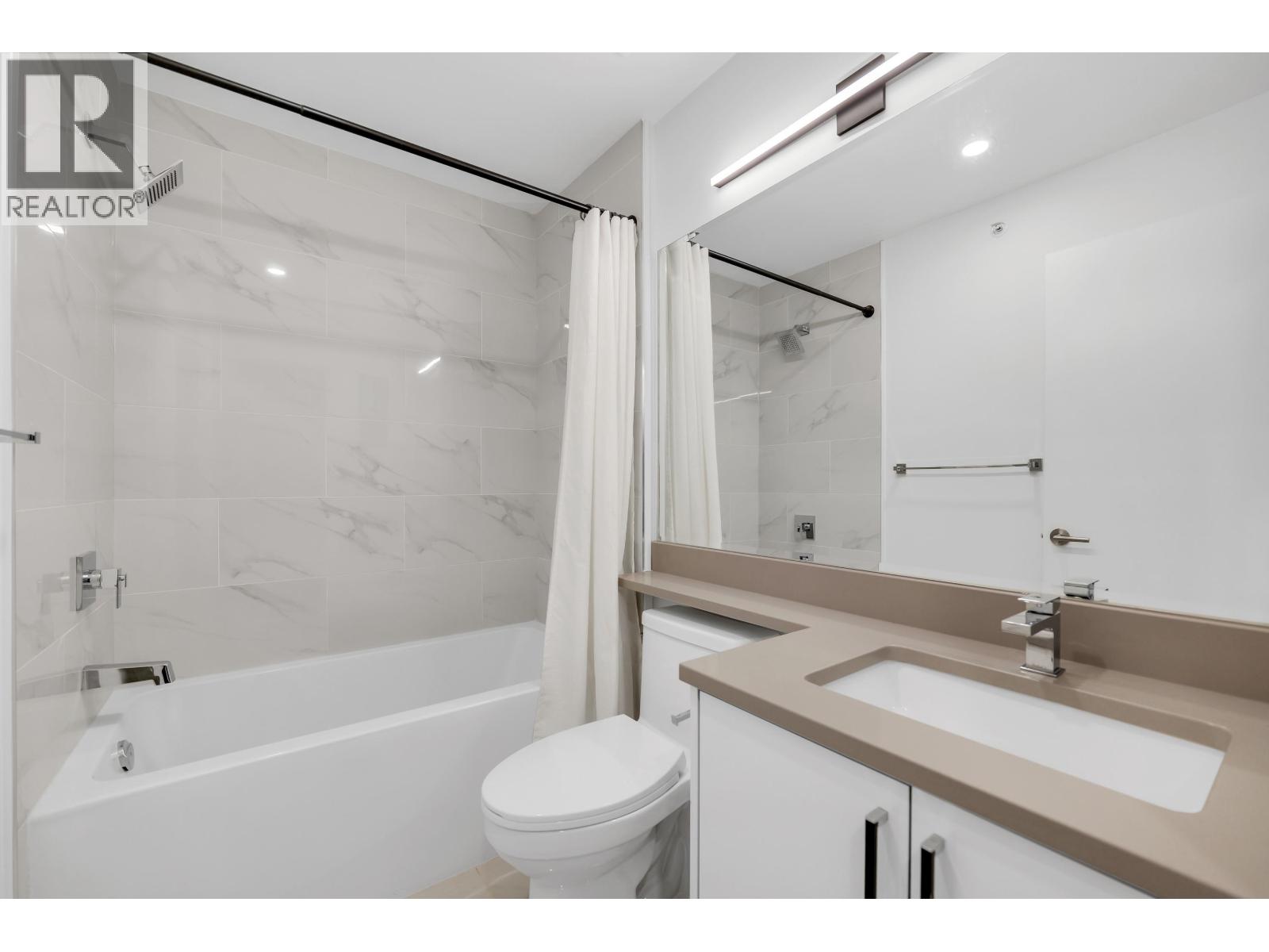 202 37842 THIRD AVENUE, Squamish