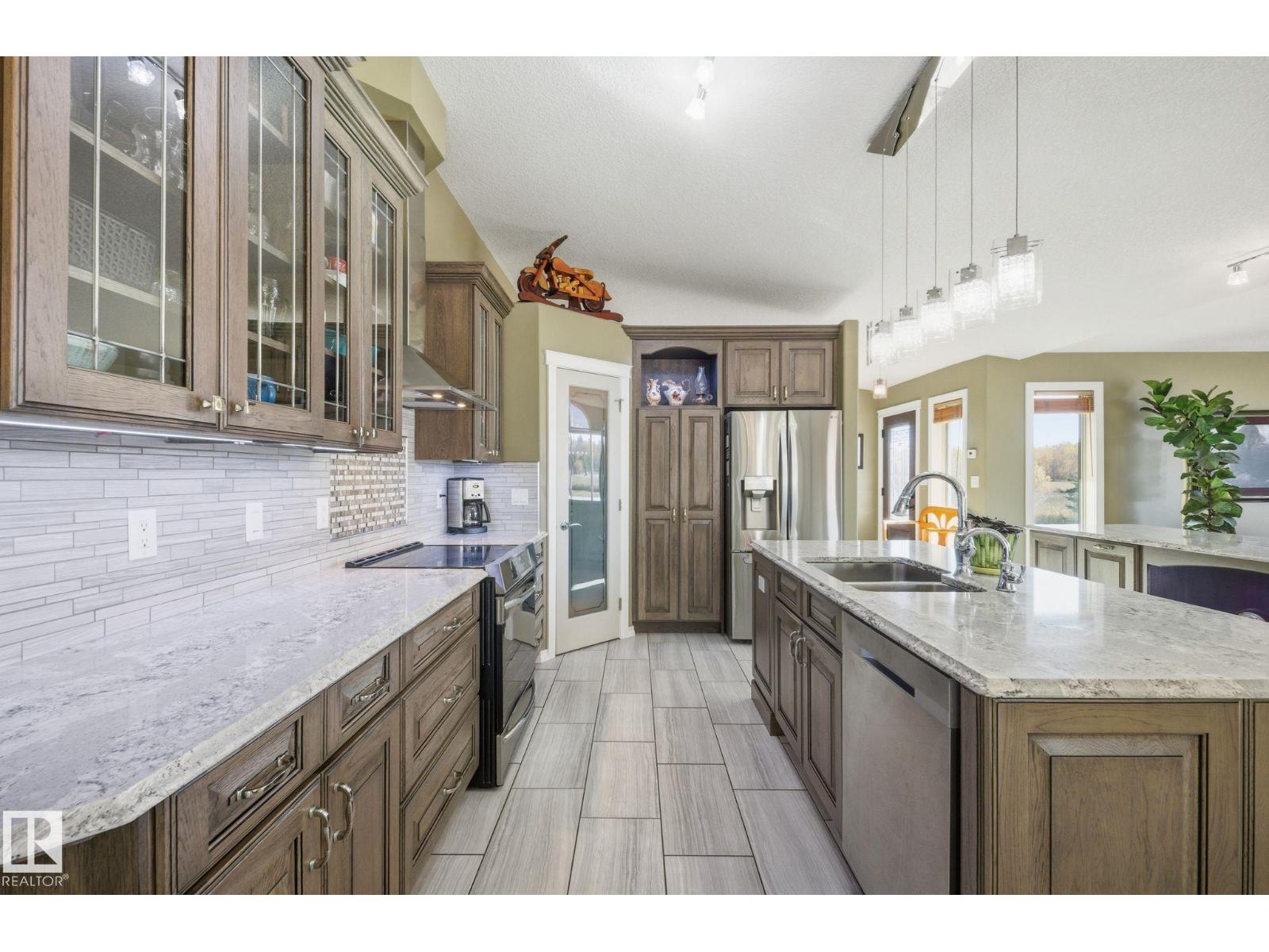 22516 TWP ROAD 572, Rural Sturgeon County