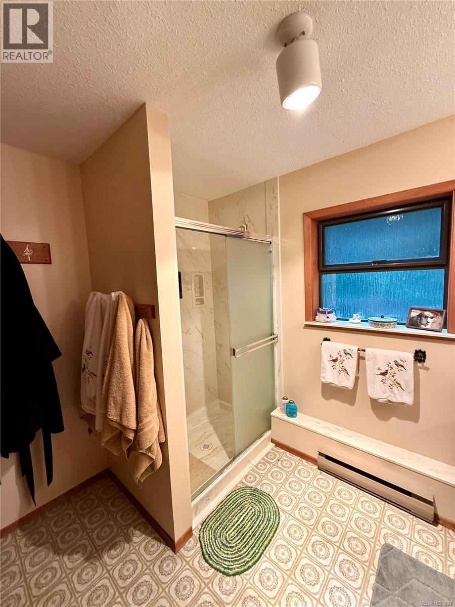 250 South Bank Dr, Salt Spring