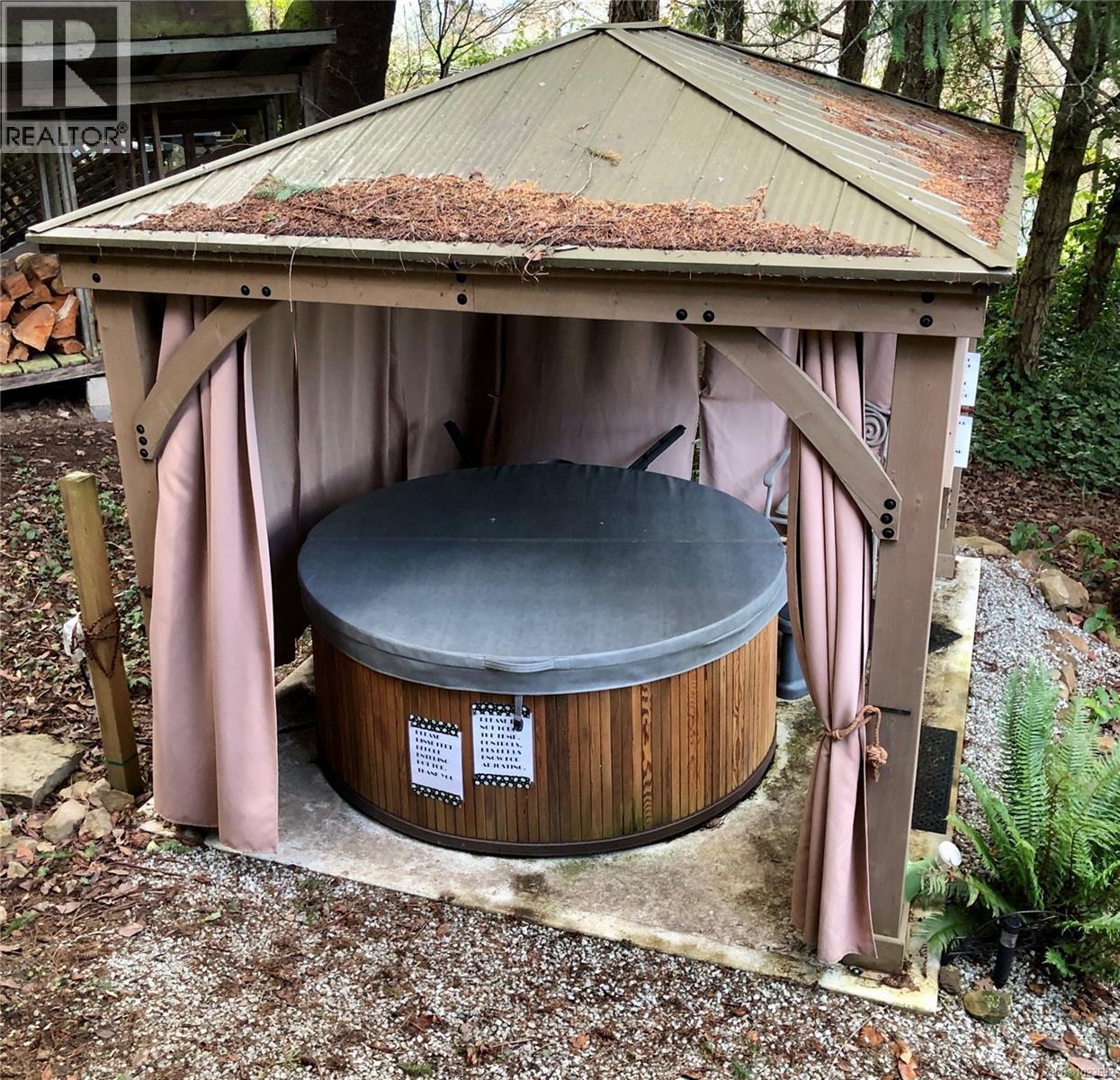 250 South Bank Dr, Salt Spring