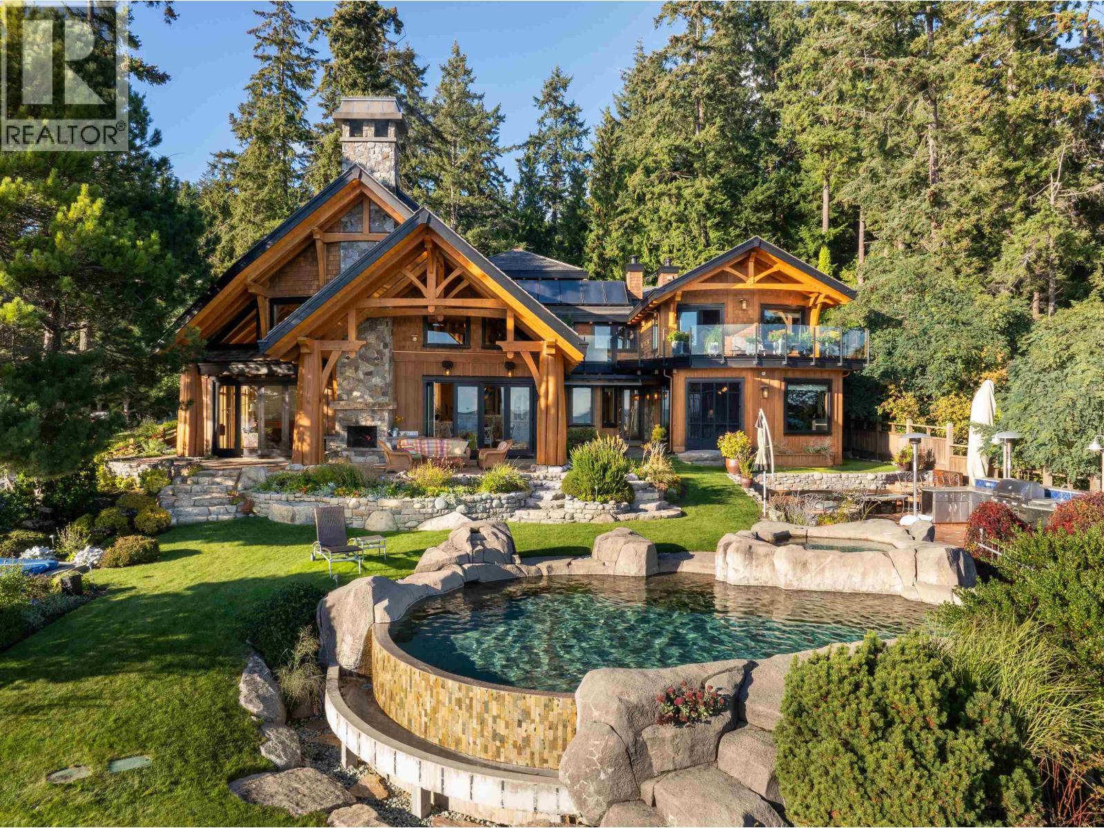 5871 SUNSHINE COAST HIGHWAY, Sechelt