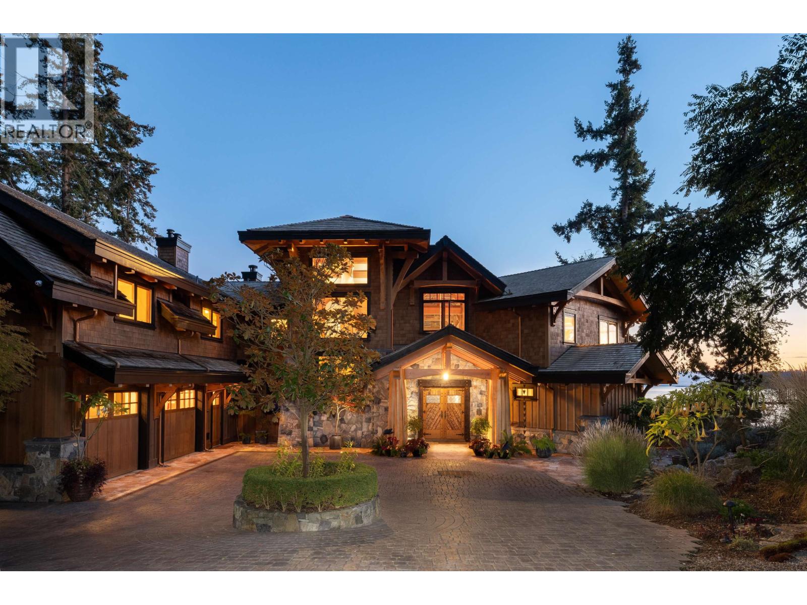 5871 SUNSHINE COAST HIGHWAY, Sechelt