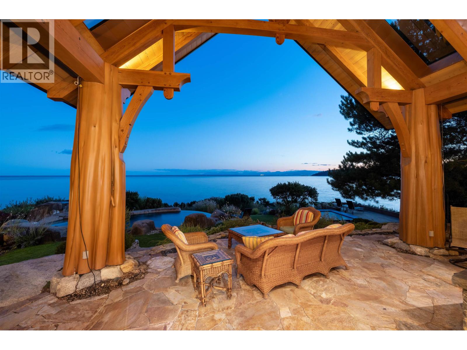 5871 SUNSHINE COAST HIGHWAY, Sechelt