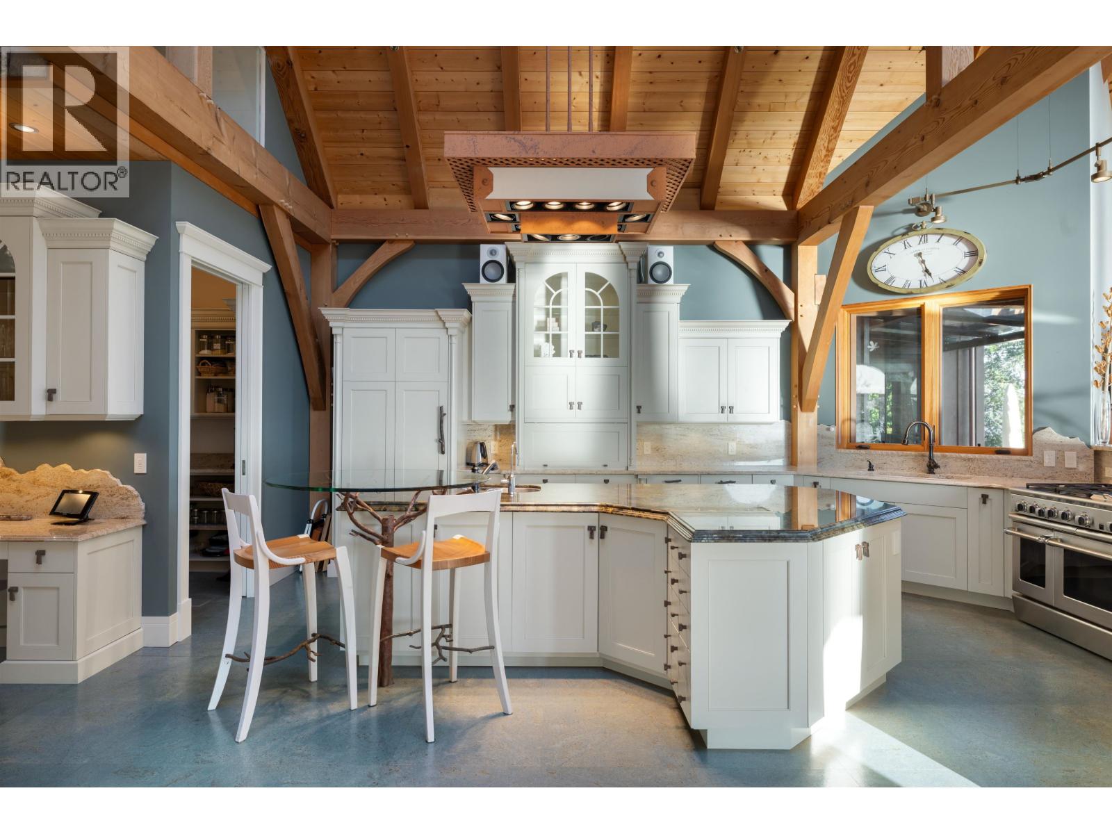 5871 SUNSHINE COAST HIGHWAY, Sechelt