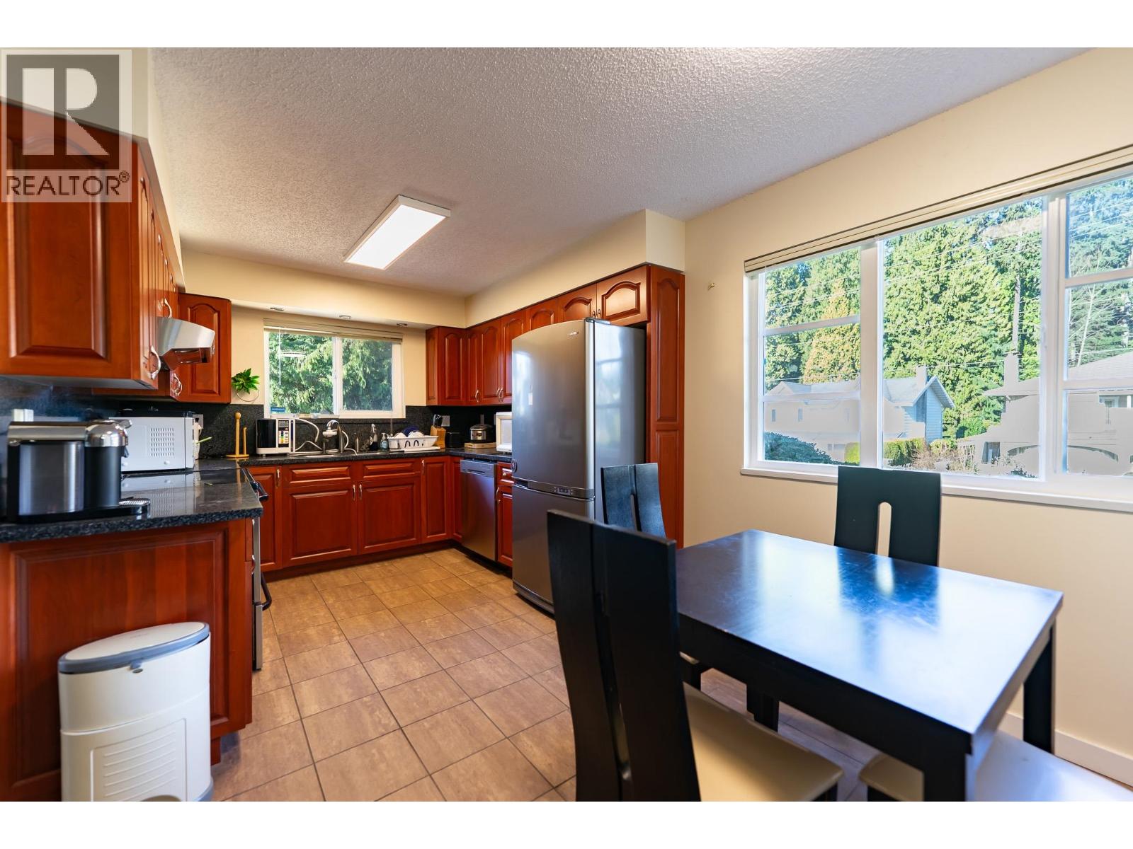 2075 RUFUS DRIVE, North Vancouver