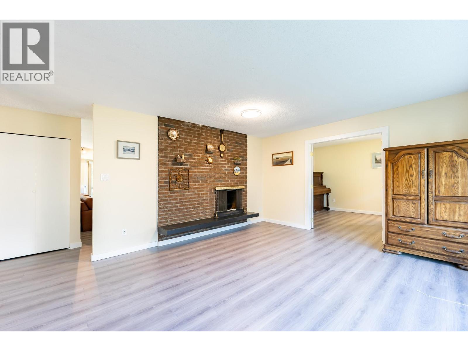 2075 RUFUS DRIVE, North Vancouver