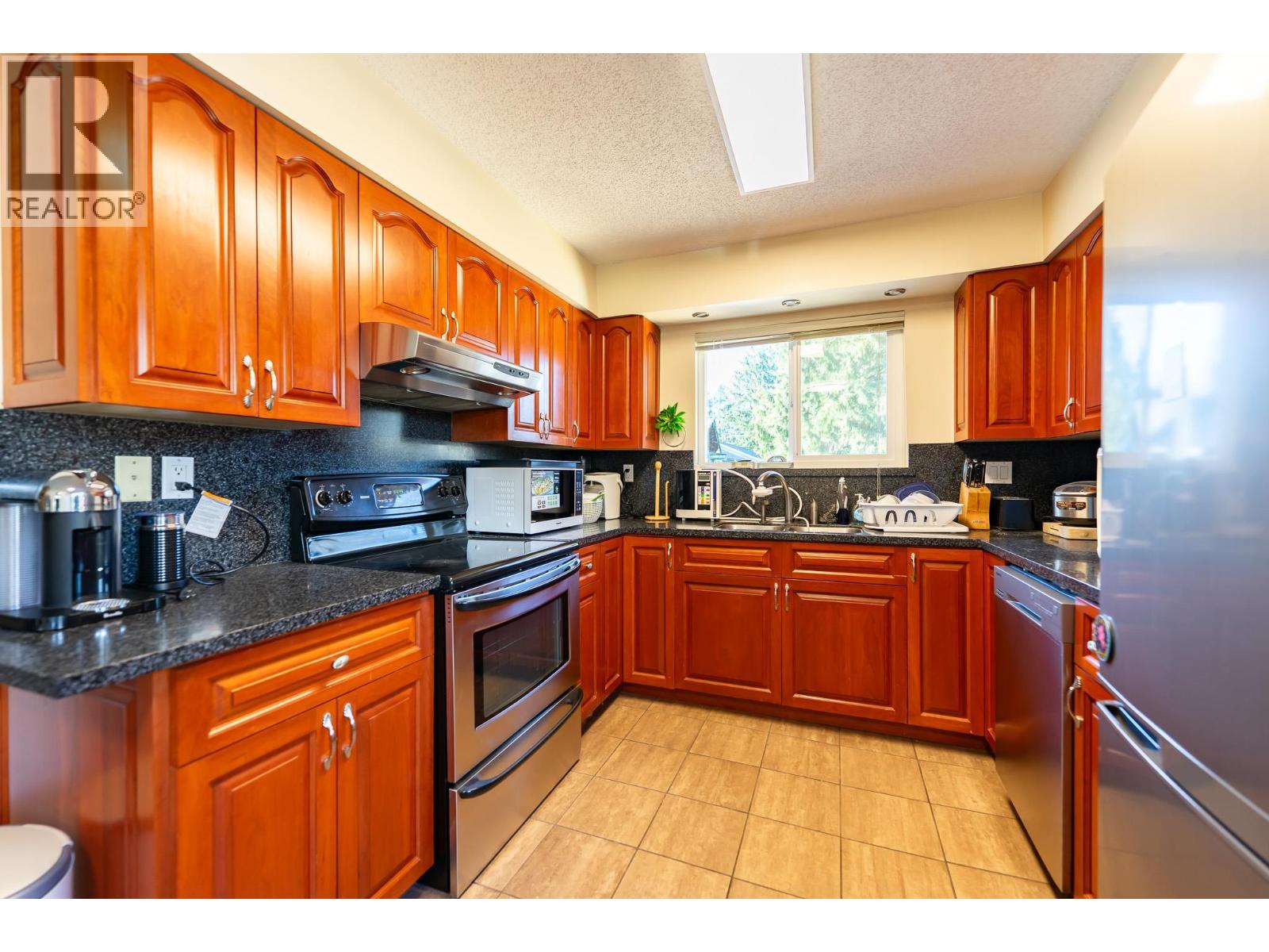 2075 RUFUS DRIVE, North Vancouver