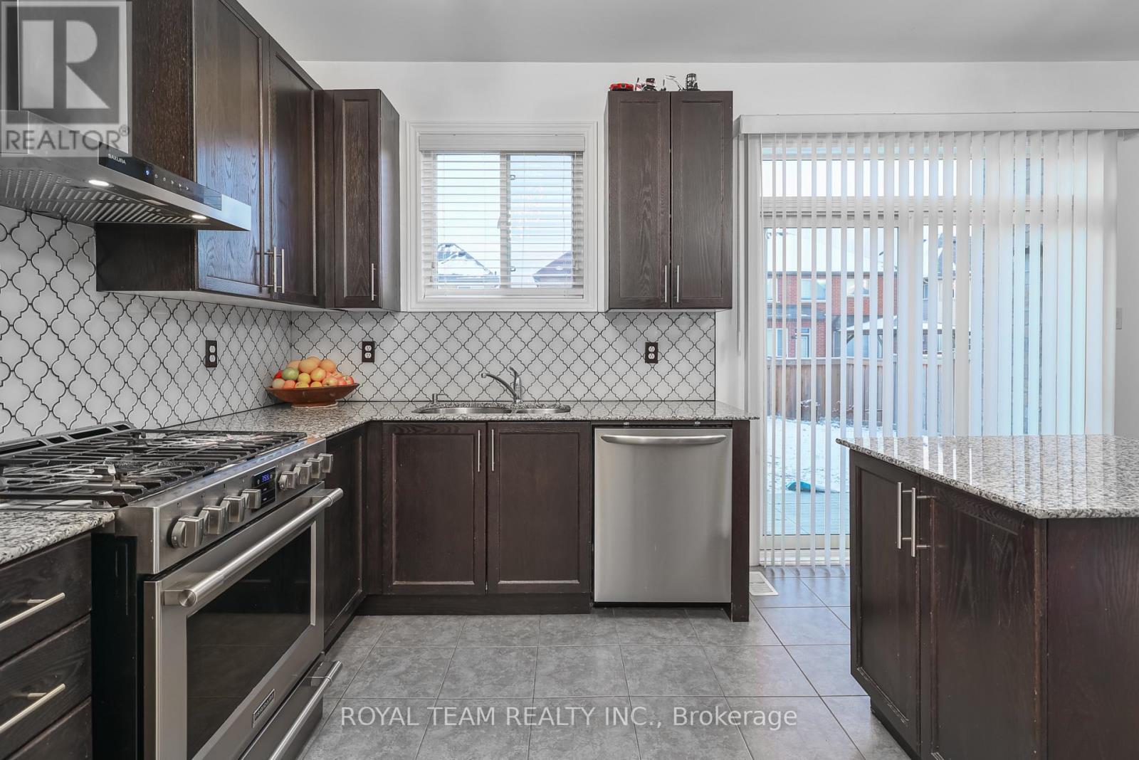 61 LAMPKIN STREET - 8