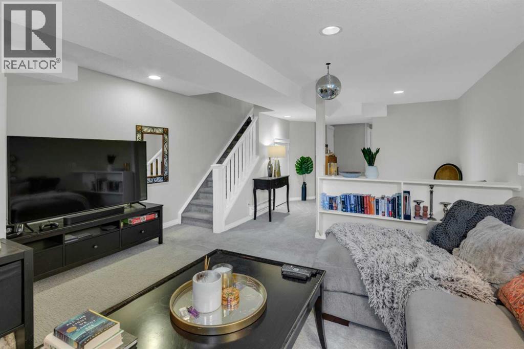 Single Family House for Sale in   Street Parkhill Calgary 