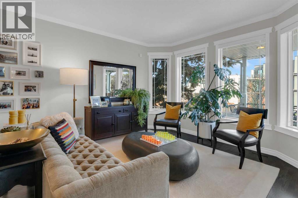 Single Family House for Sale in   Street Parkhill Calgary 