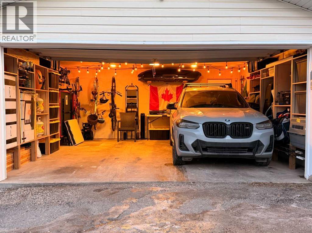 Single Family House for Sale in   Street Parkhill Calgary 