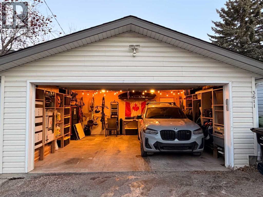 Single Family House for Sale in   Street Parkhill Calgary 