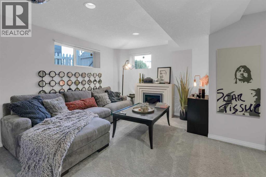 Single Family House for Sale in   Street Parkhill Calgary 