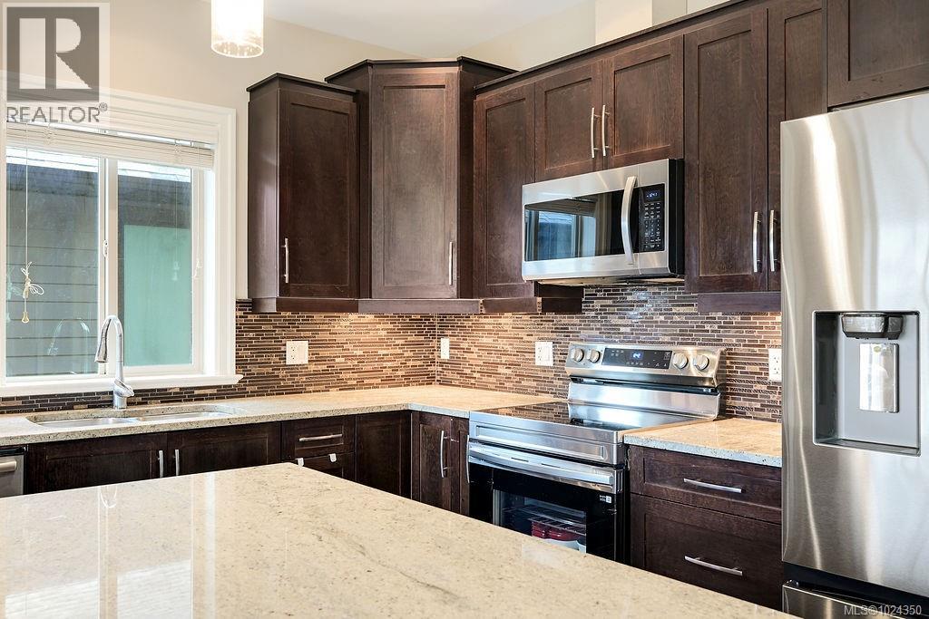 110 1177 Deerview Pl, Langford