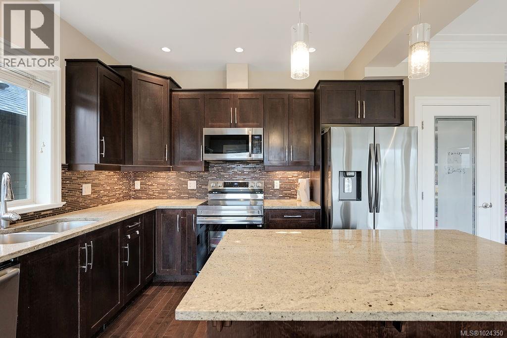 110 1177 Deerview Pl, Langford