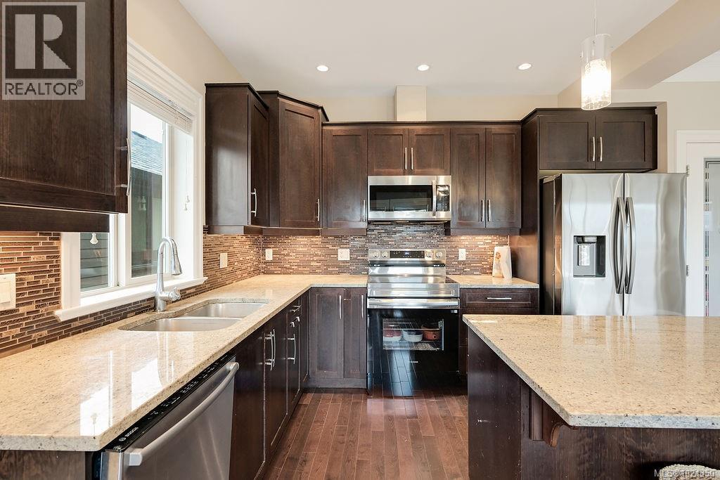 110 1177 Deerview Pl, Langford