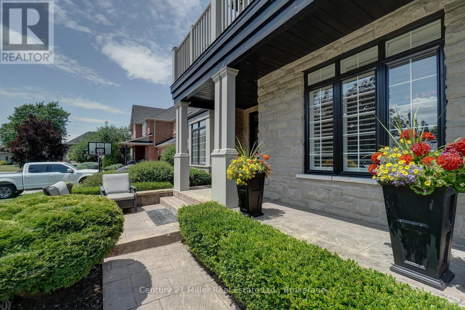 8 WATERCLIFF PLACE - Photo 3 of 31, Hamilton (Winona Park), Ontario