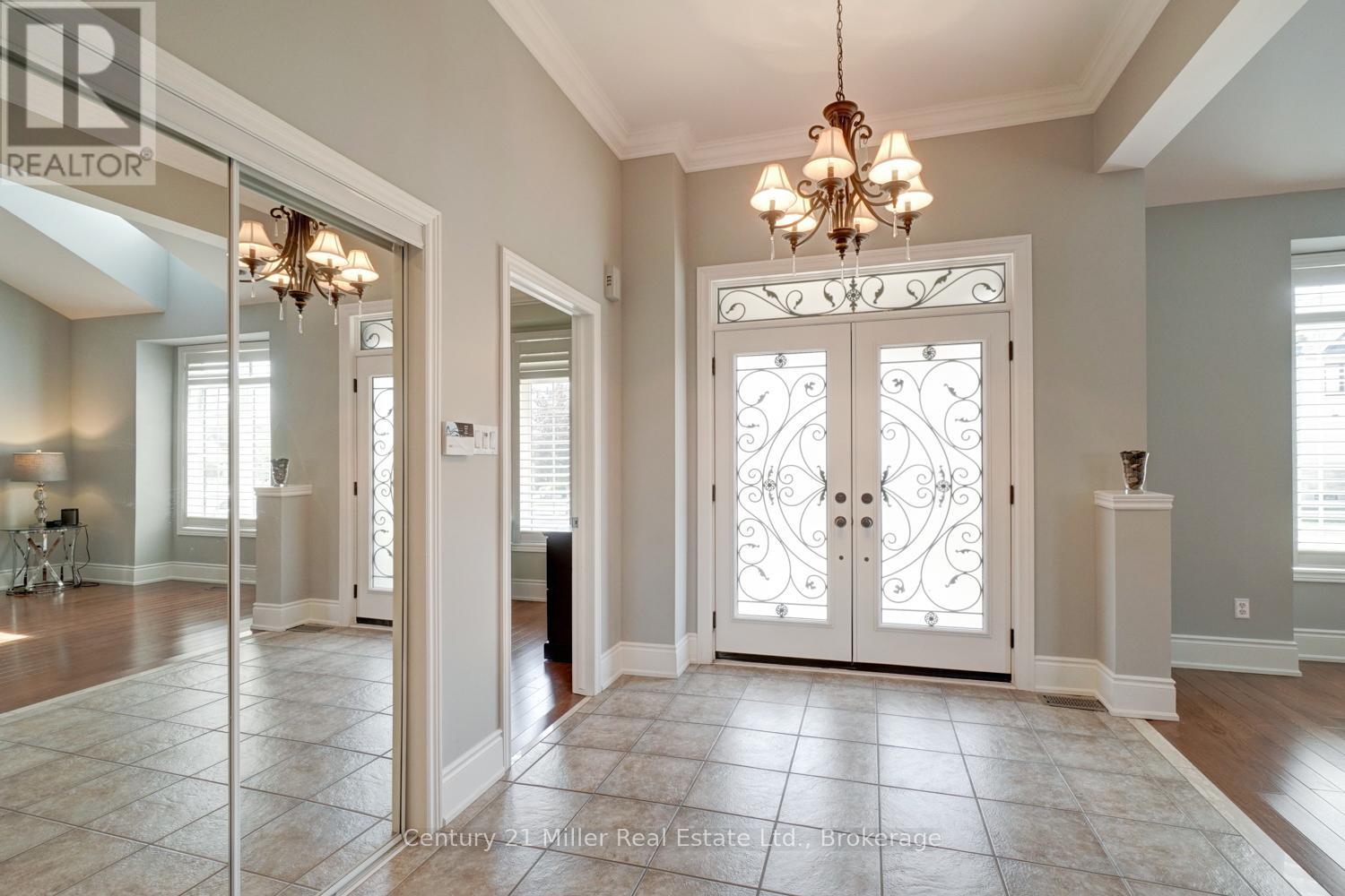 8 WATERCLIFF PLACE - Photo 4 of 31, Hamilton (Winona Park), Ontario