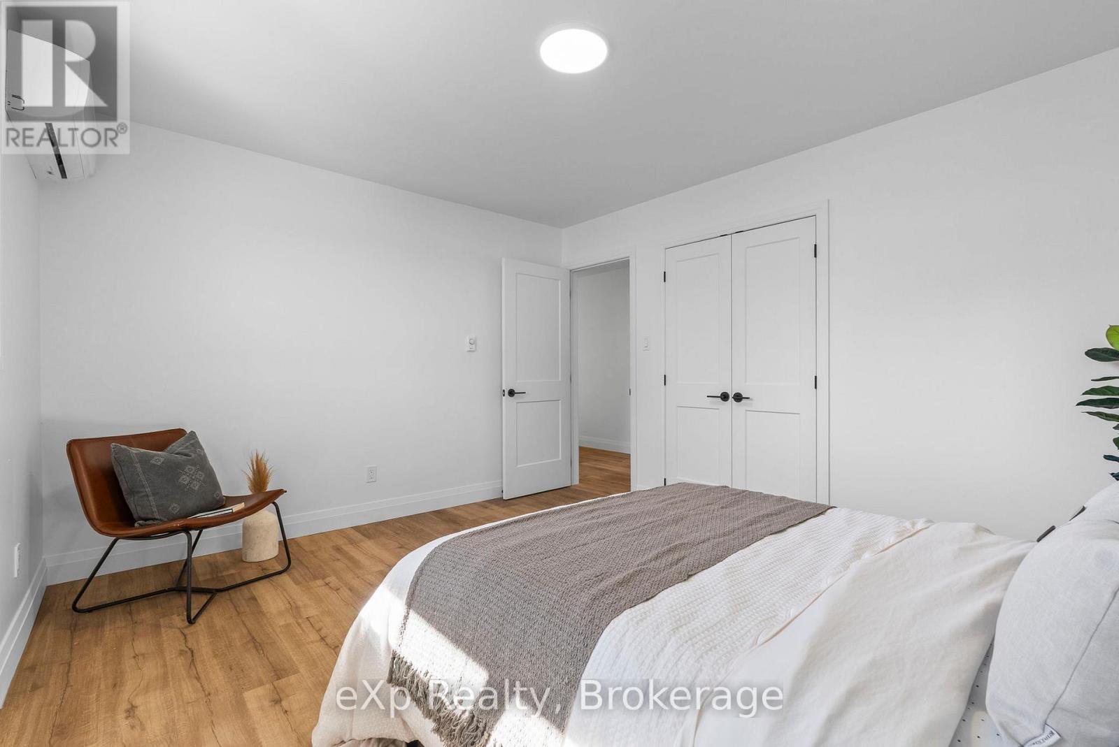 231 ST. GEORGE STREET — photo 22