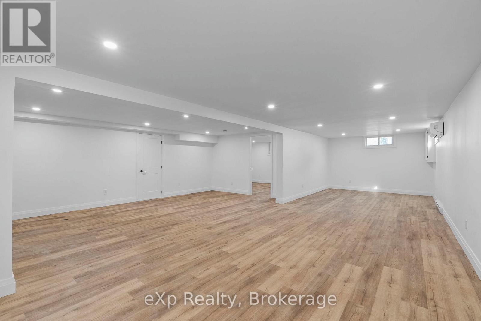 231 ST. GEORGE STREET — photo 24