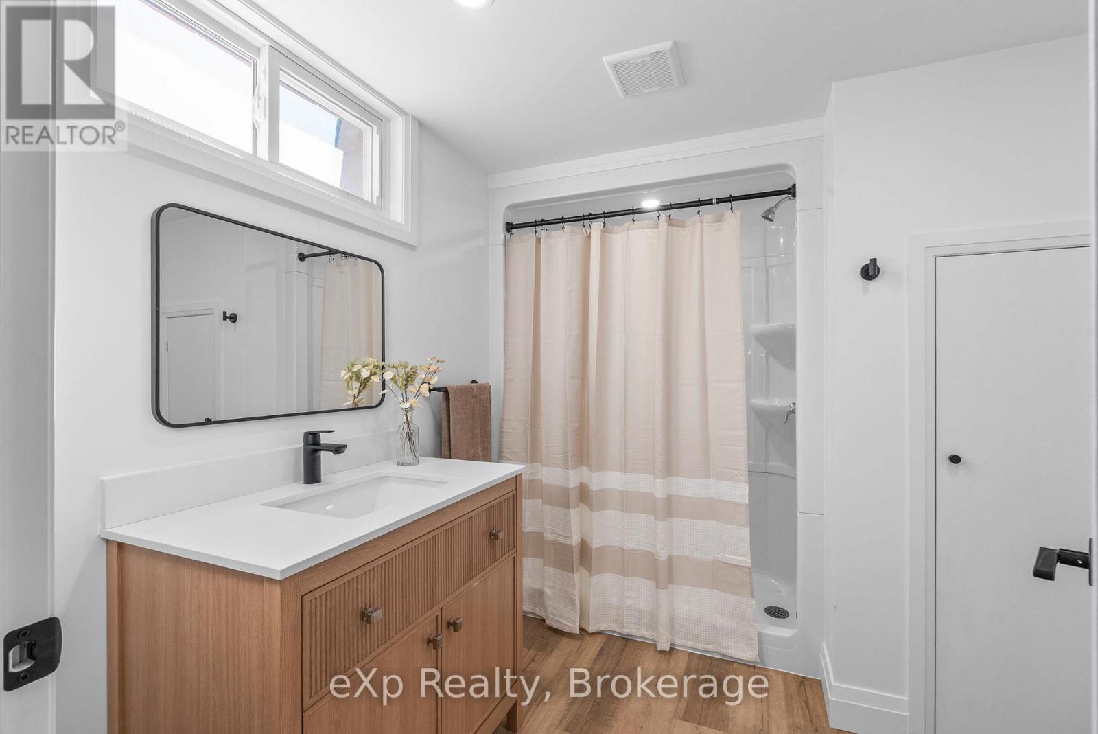 231 ST. GEORGE STREET — photo 30