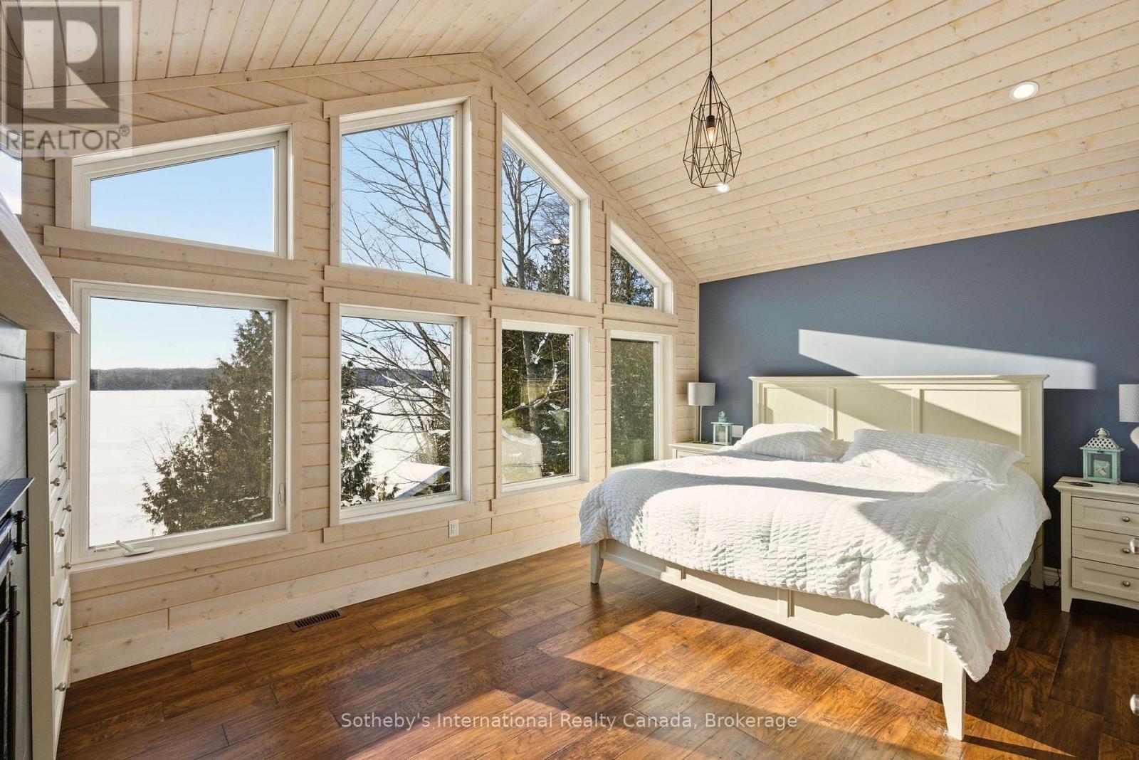 126 CHAPMAN DRIVE SE - 20