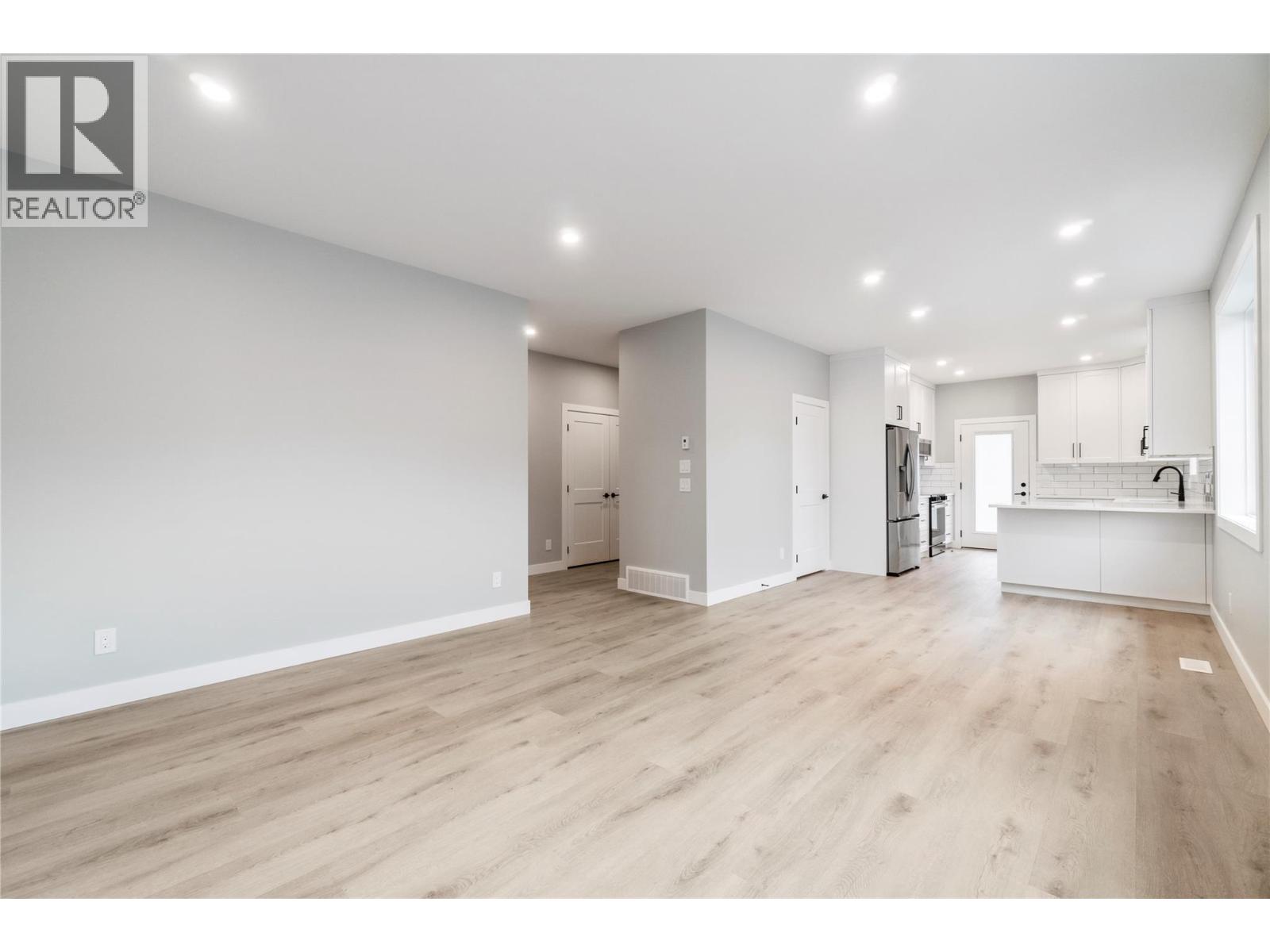 1330 10 Street SW Unit# 14, Salmon Arm