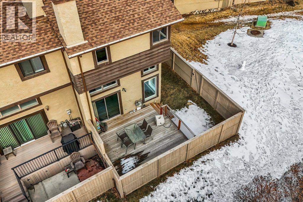 Single Family House 4 Level for Sale in  Glamis Gardens SW Glamorgan Calgary 