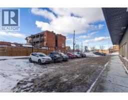 1096 E Barton Street E, Hamilton, ON L8H2V1 Photo 6