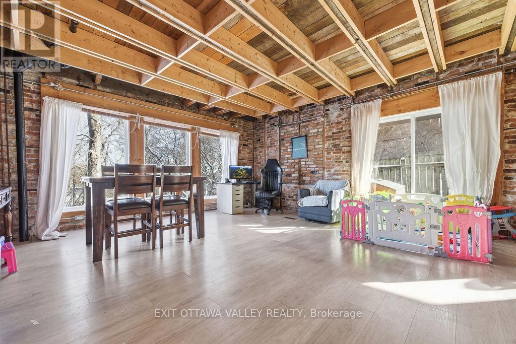 815 PEMBROKE STREET W - 14