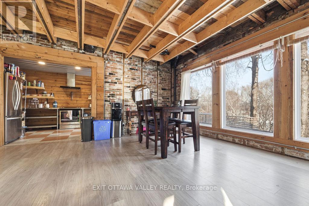 815 PEMBROKE STREET W - 16