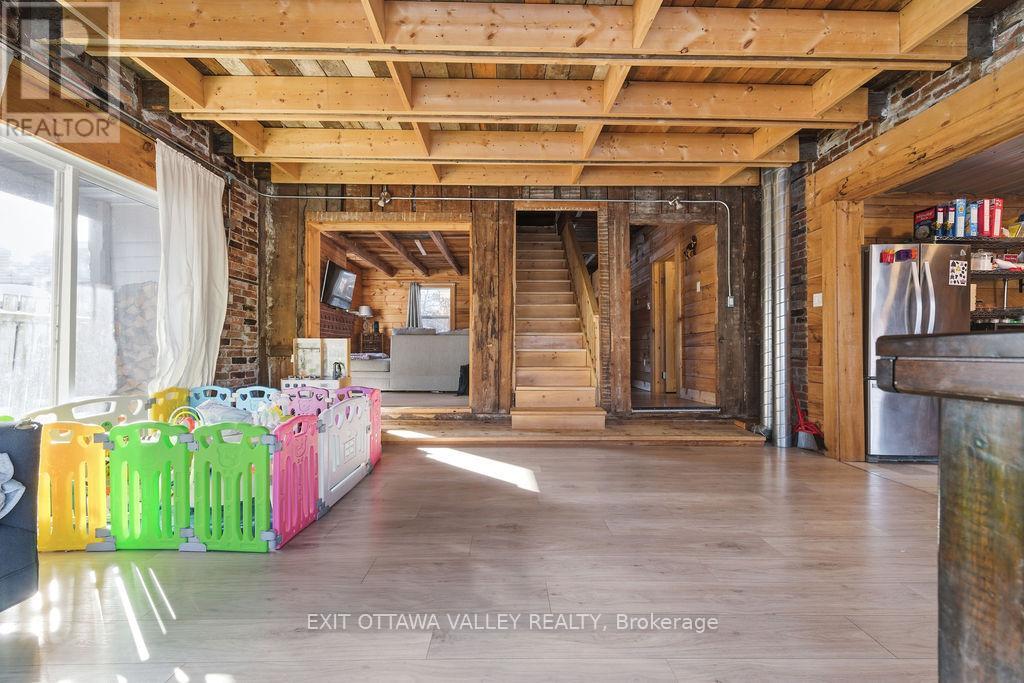 815 PEMBROKE STREET W - 18