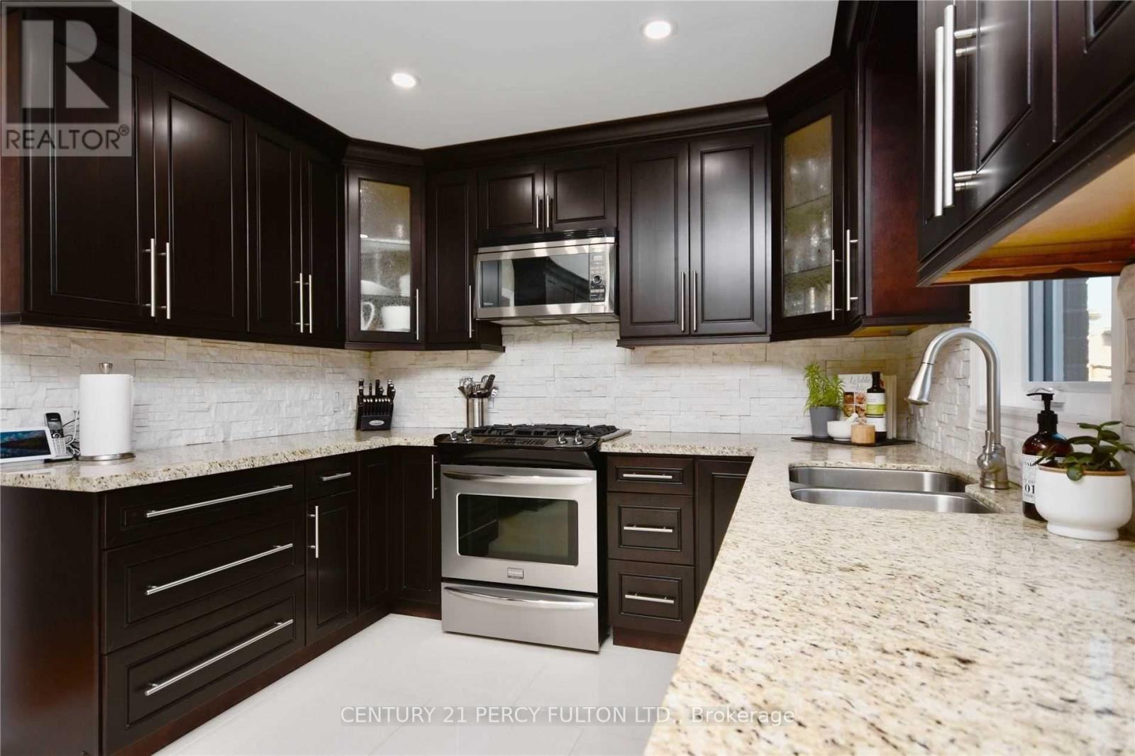 UPPER - 251 LIVINGSTONE STREET W - Photo 5 of 21, Barrie (West Bayfield), Ontario