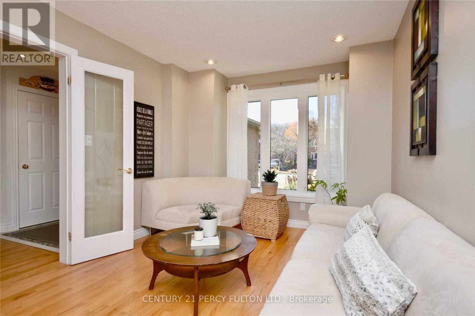 UPPER - 251 LIVINGSTONE STREET W - Photo 3 of 21, Barrie (West Bayfield), Ontario