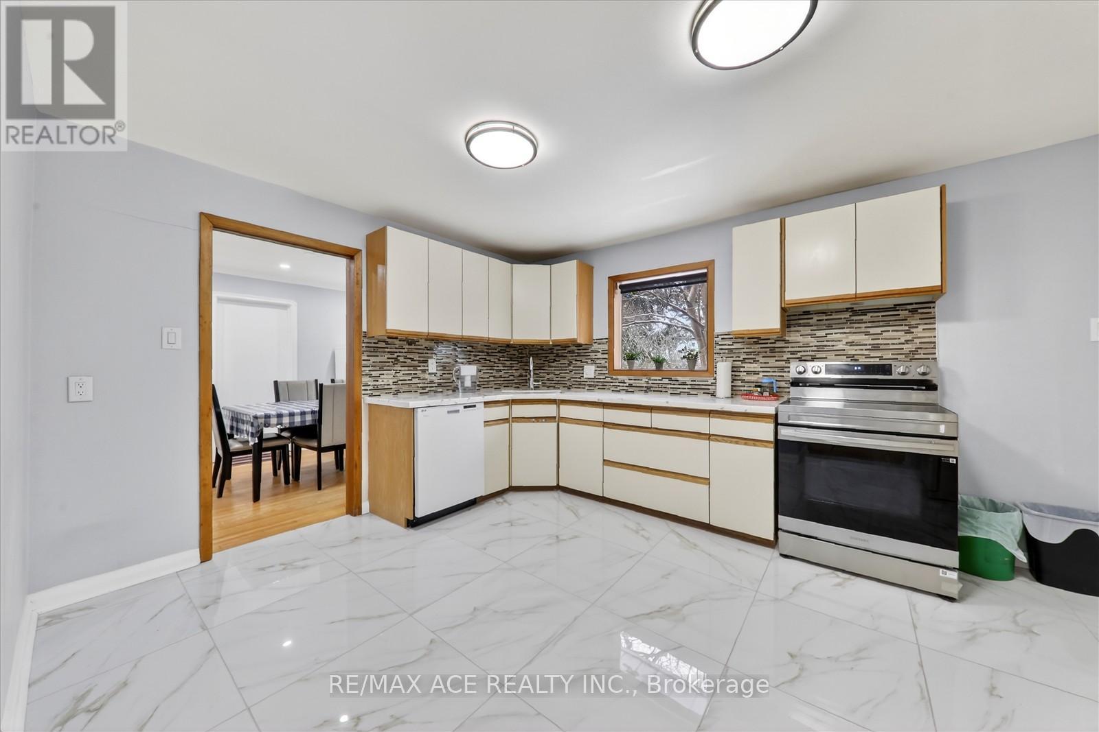 40 BRINLOOR BOULEVARD - 16