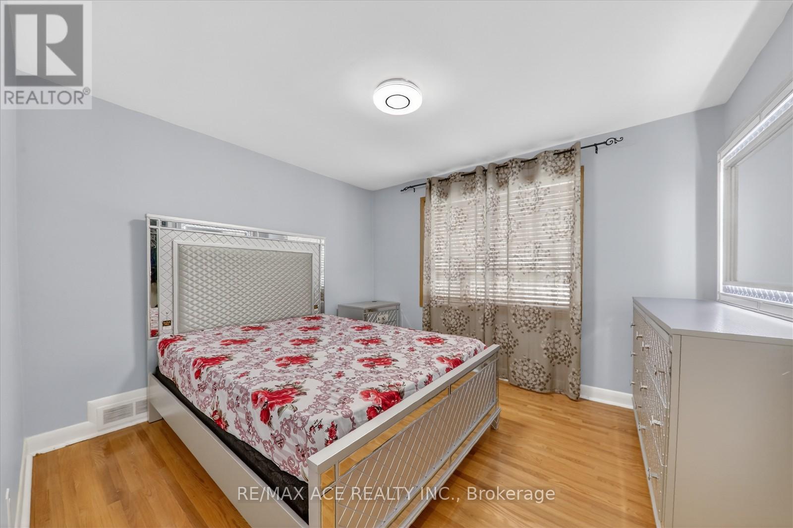 40 BRINLOOR BOULEVARD - 17