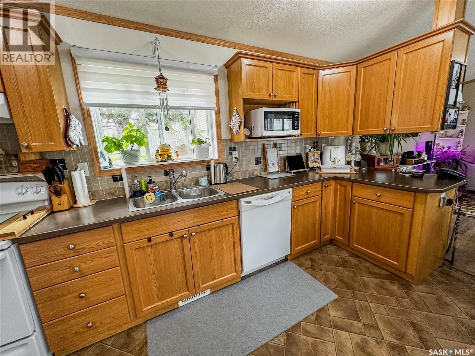 107 MAY STREET - 16