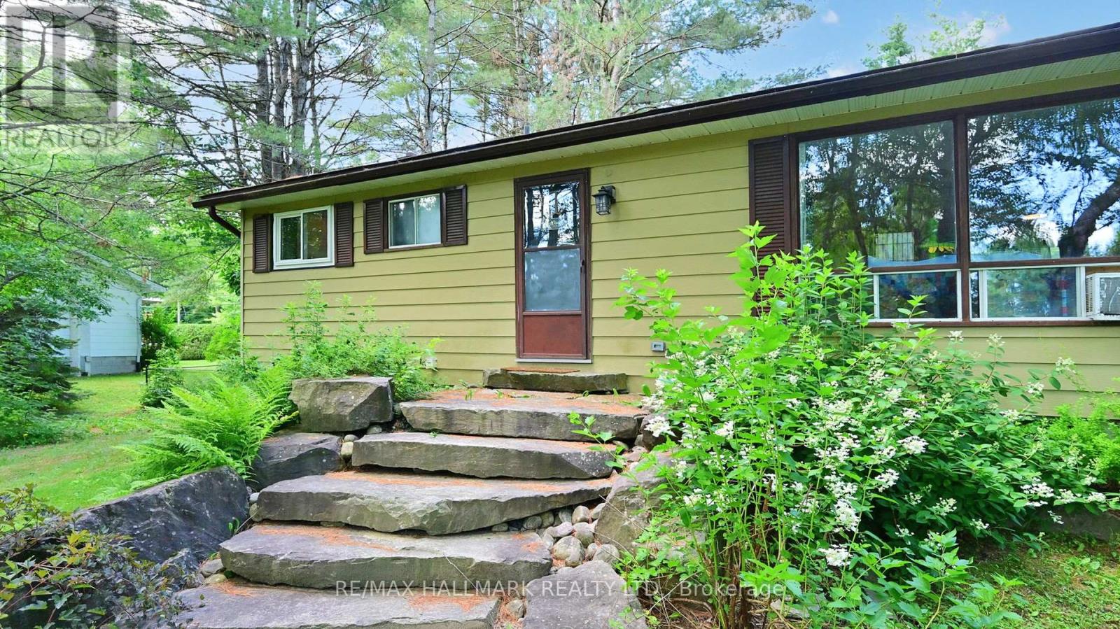 14 SELLENS AVENUE - Photo 3 of 50, Bracebridge (Macaulay), Ontario