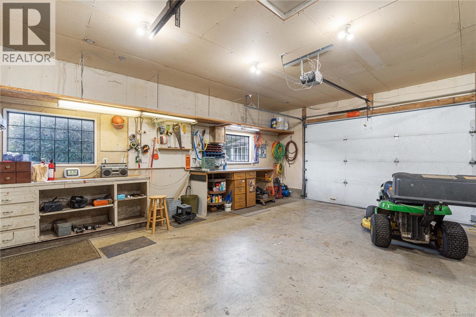 6540 Manhattan Way, Lantzville