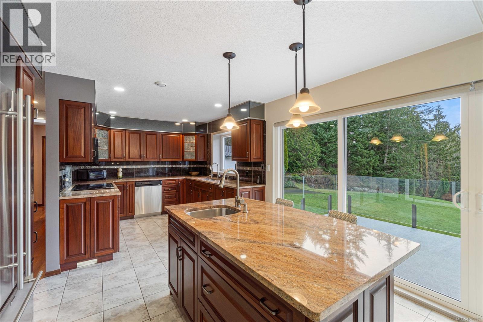 6540 Manhattan Way, Lantzville